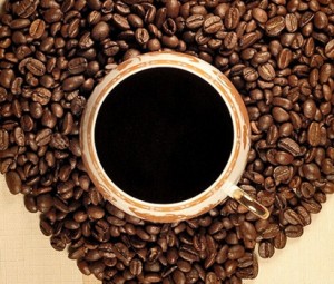кофе в зёрнах и в чашке
