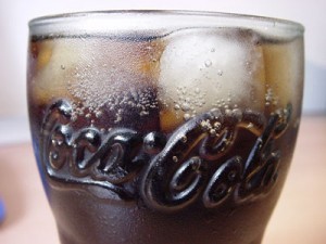стакан с кока-колой